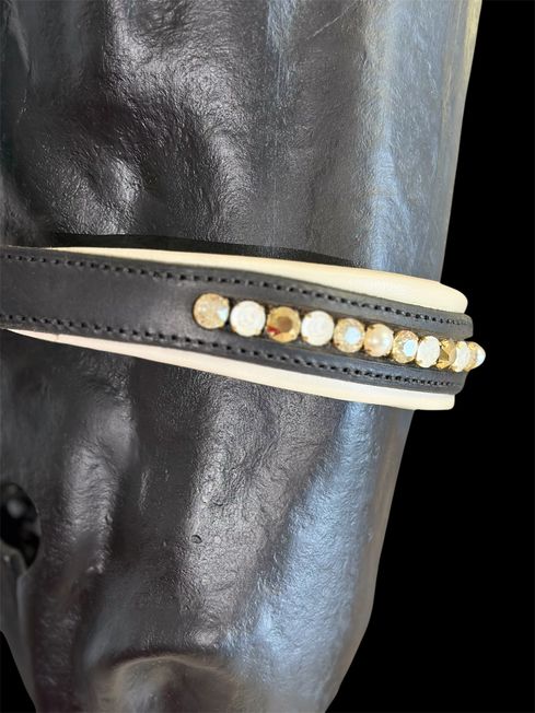 Handgefertigtes Halfter mit edlen Details